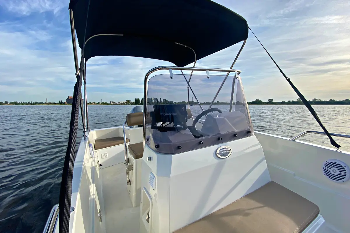 atlantic_marine_490_open_gallery_2