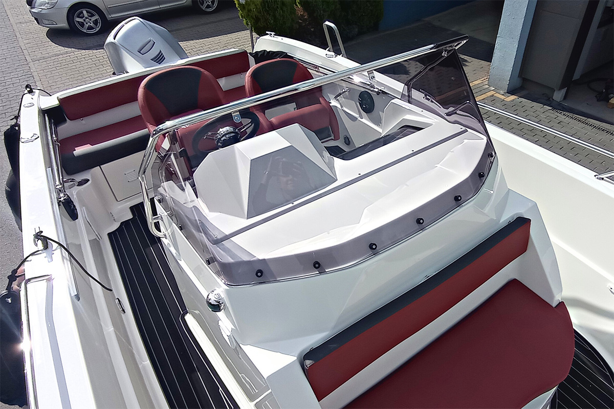 atlantic_marine_670_open_gallery_main_1