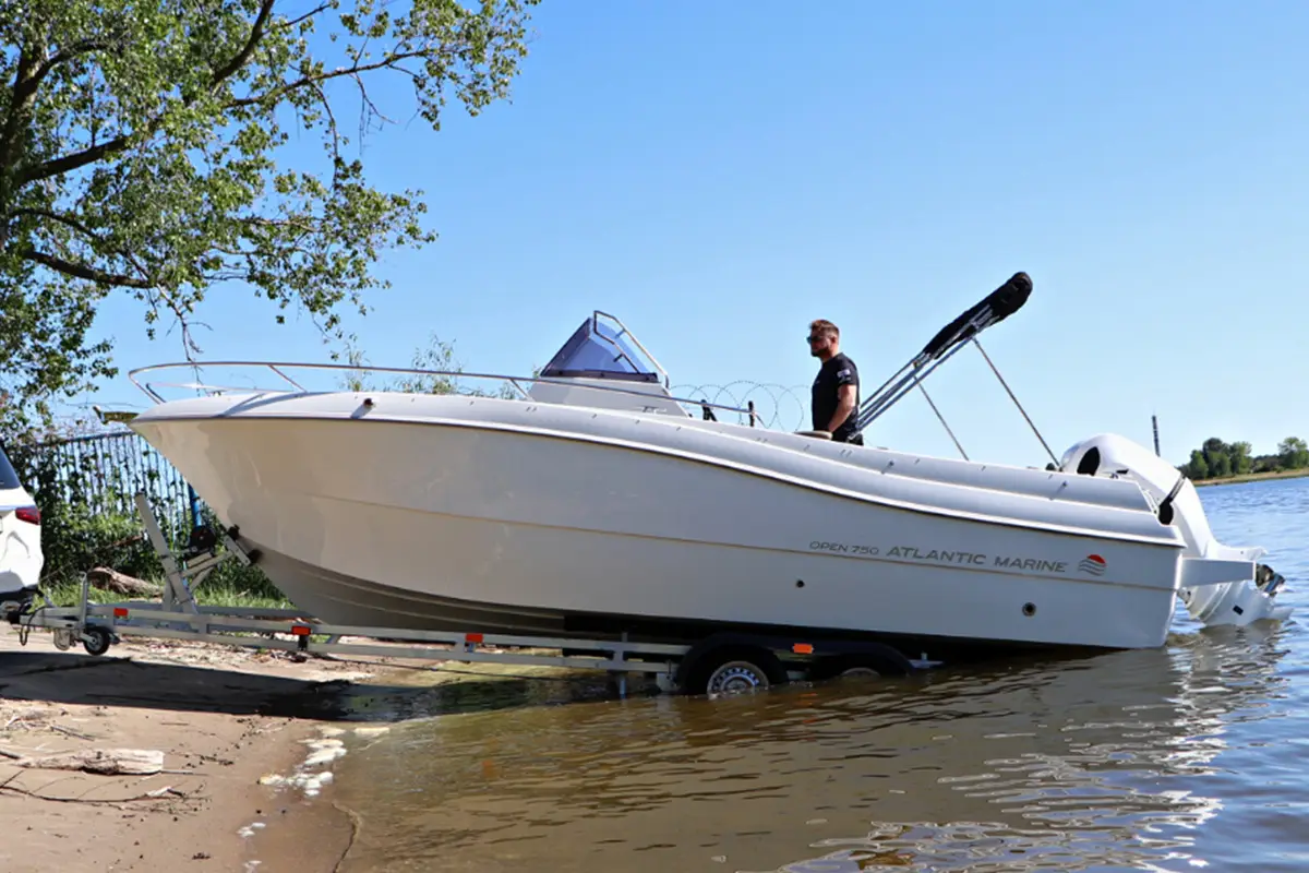 atlantic_marine_750_open_gallery_secondary_1